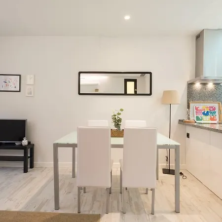 Apartment Pedregalejo, Estropada 2 *